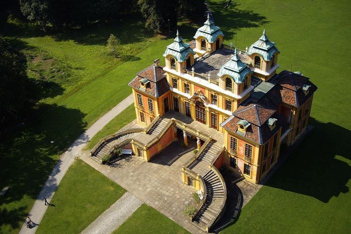 Blick auf die Dachterrasse von Schloss Favorite Ludwigsburg